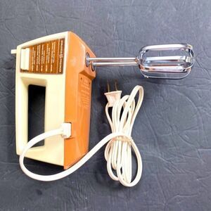 General Electric Vintage Yellow Hand Mixer D1-M22 Works Made in USA